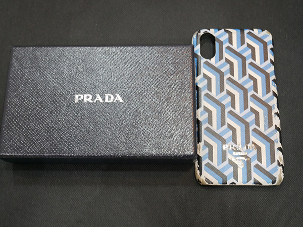 PRADA スマホケース