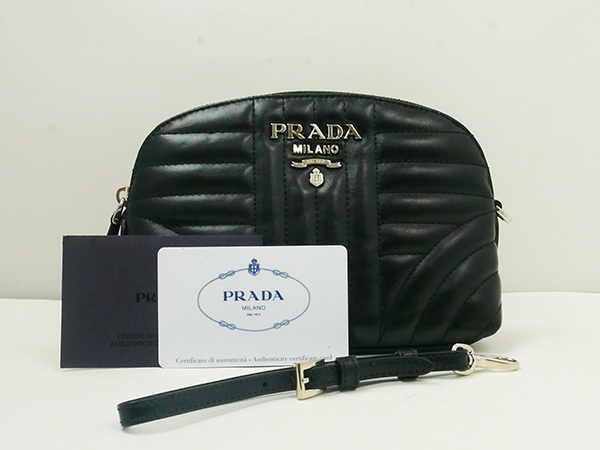 PRADA ポーチ レザー