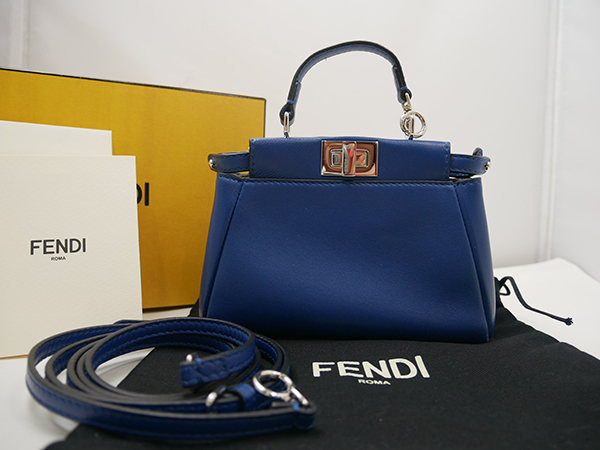 FENDI  マイクロピーカブー レザー ネイビー ハンドバッグ